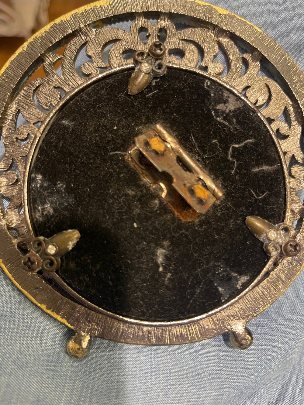 The Bombay Company- Ornate Jeweled Oval Picture Frame - Picture 3 of 3